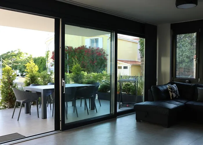 Dinary Apartman