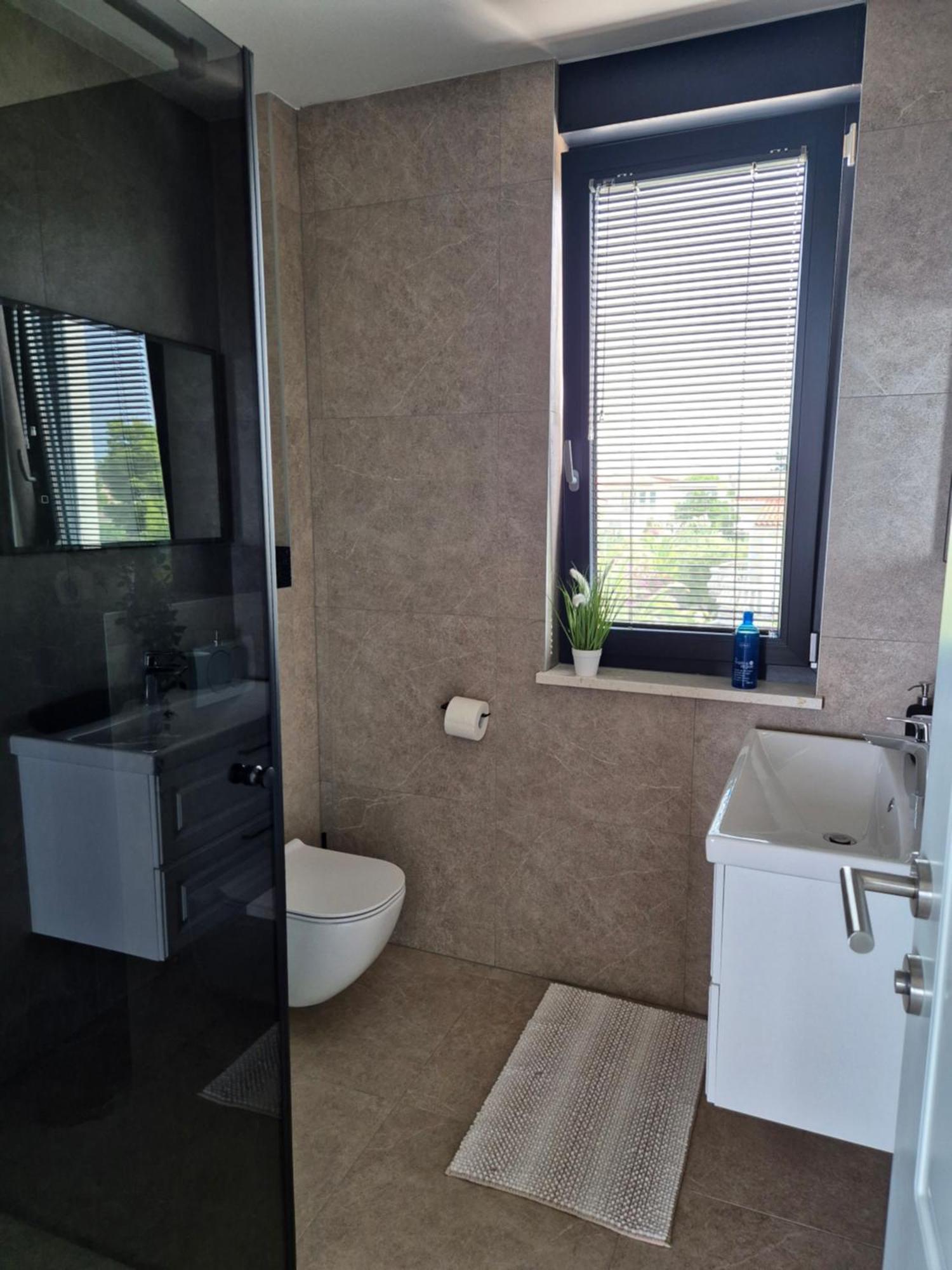 Dinary Apartment Vir