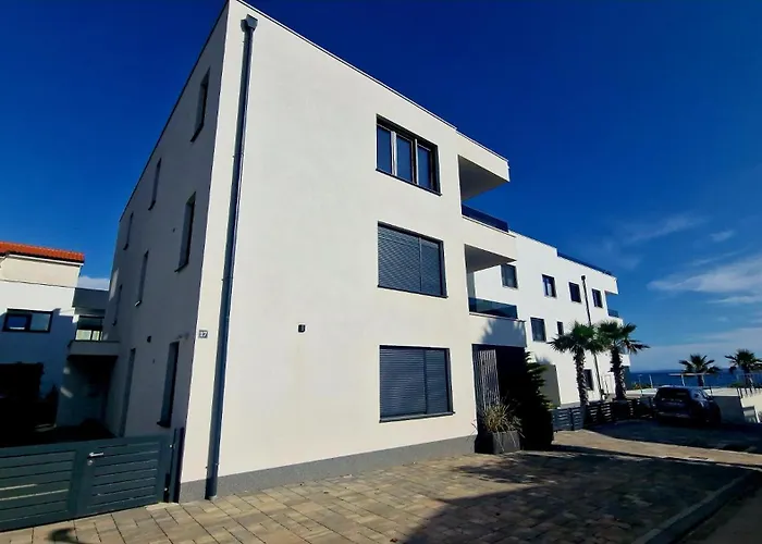 Dinary Apartman